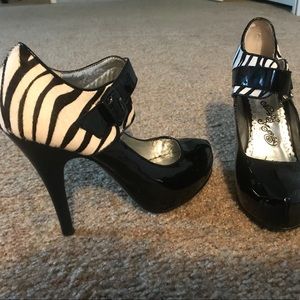 Naughty Monkey Mary Jane heels